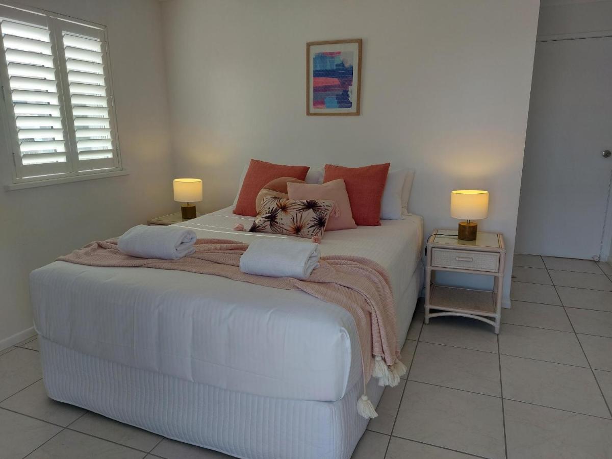 Sandy Shores Holiday Units Golden Beach Esterno foto